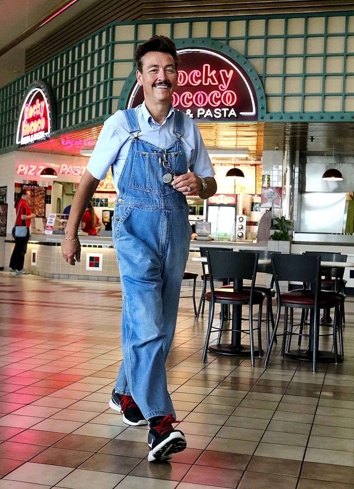 Off Beat Guy In The Bibs Keeping Up The Pace Front Page Leadertelegram Com