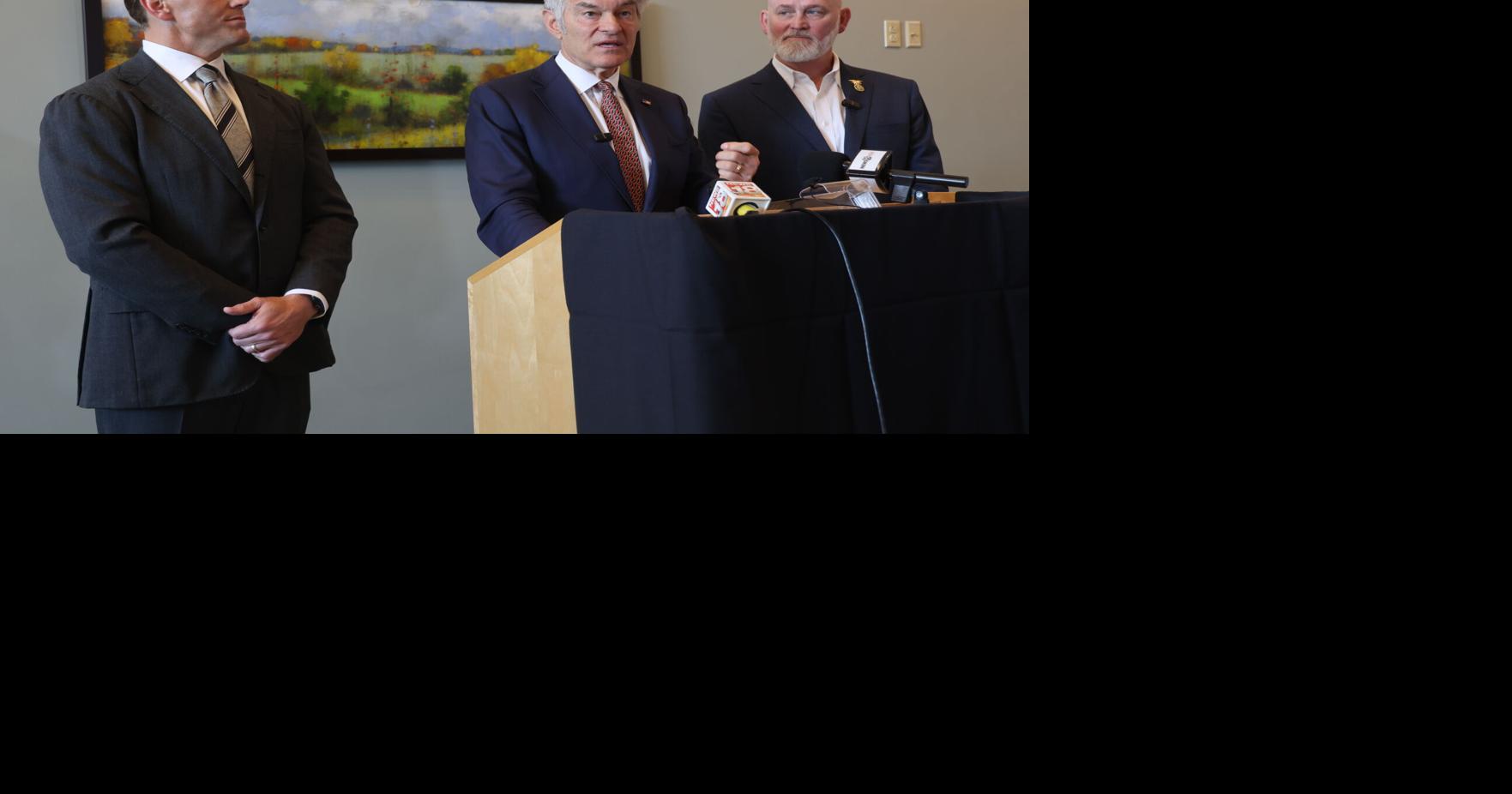 Van Orden, Dr. Oz talk rural health care on visit to Eau Claire