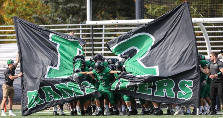 Photo gallery Mondovi at Regis football Sports