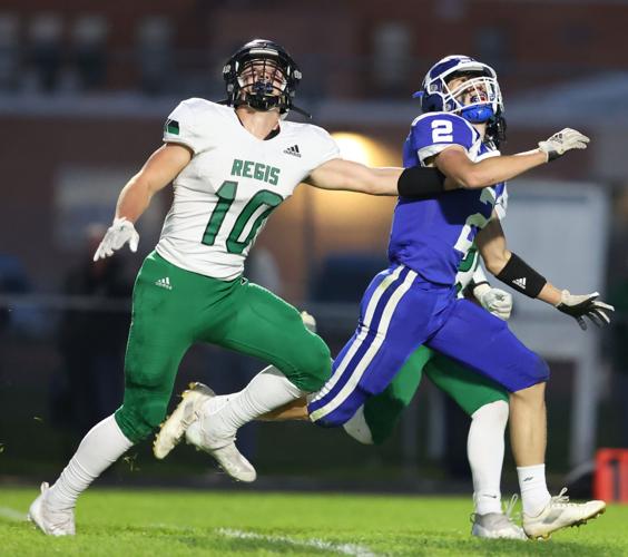 Photo gallery Regis at Mondovi football Sports