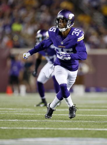 Vikings keep Heinicke as No. 3 QB, Sherels again as CB, PR