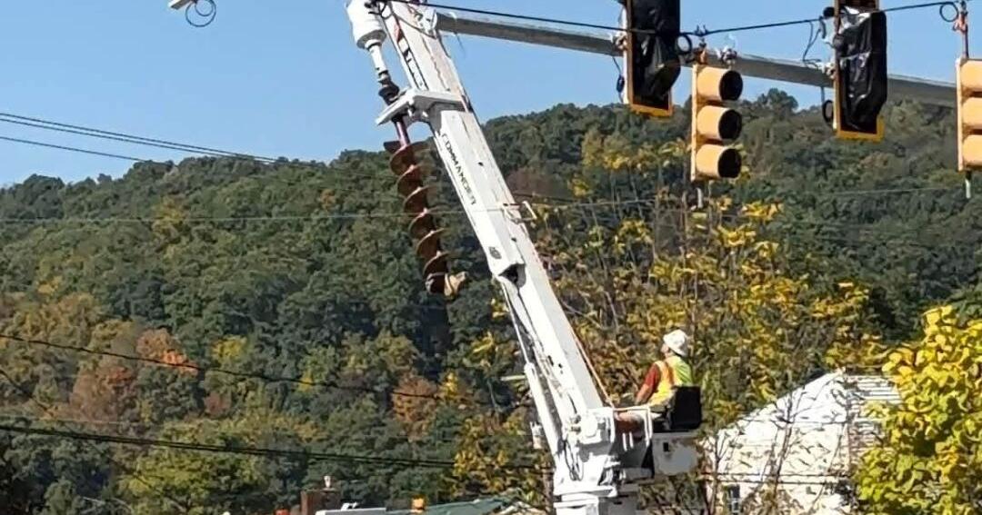 Riverside intersection has new traffic light