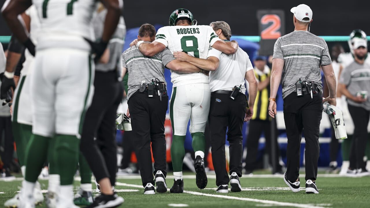 Jets QB Aaron Rodgers has a torn left Achilles tendon and will