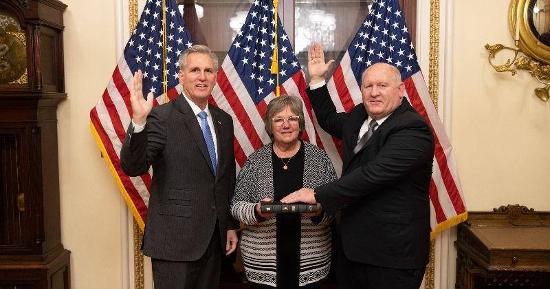 U.S. Rep. Thompson sworn in as representative of the 15th Congressional ...