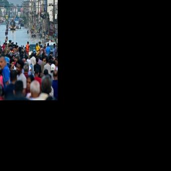 Asia floods toll tops 1,000 deaths as troops aid survivors