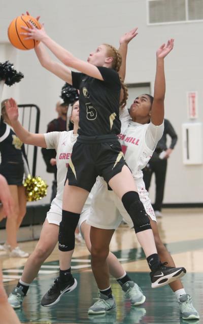 Mt. Juliet holds off Green Hill 40-39
