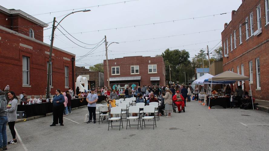 Chili Cook off crowd and vendor.JPG