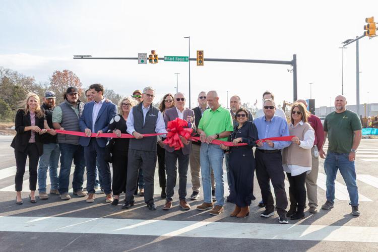 New road ribbon cutting