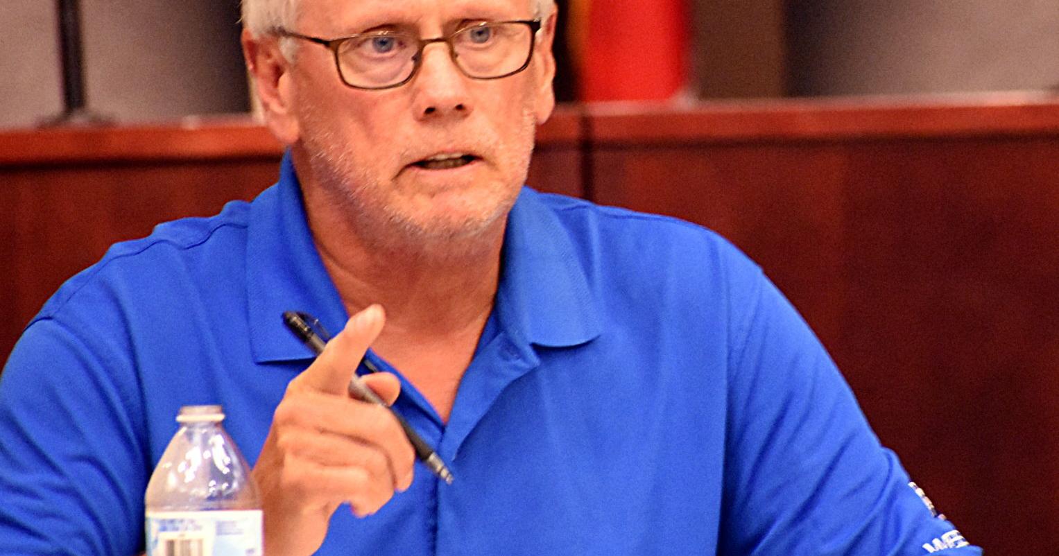 Lafayette mayor to step aside next year - Vimarsana News
