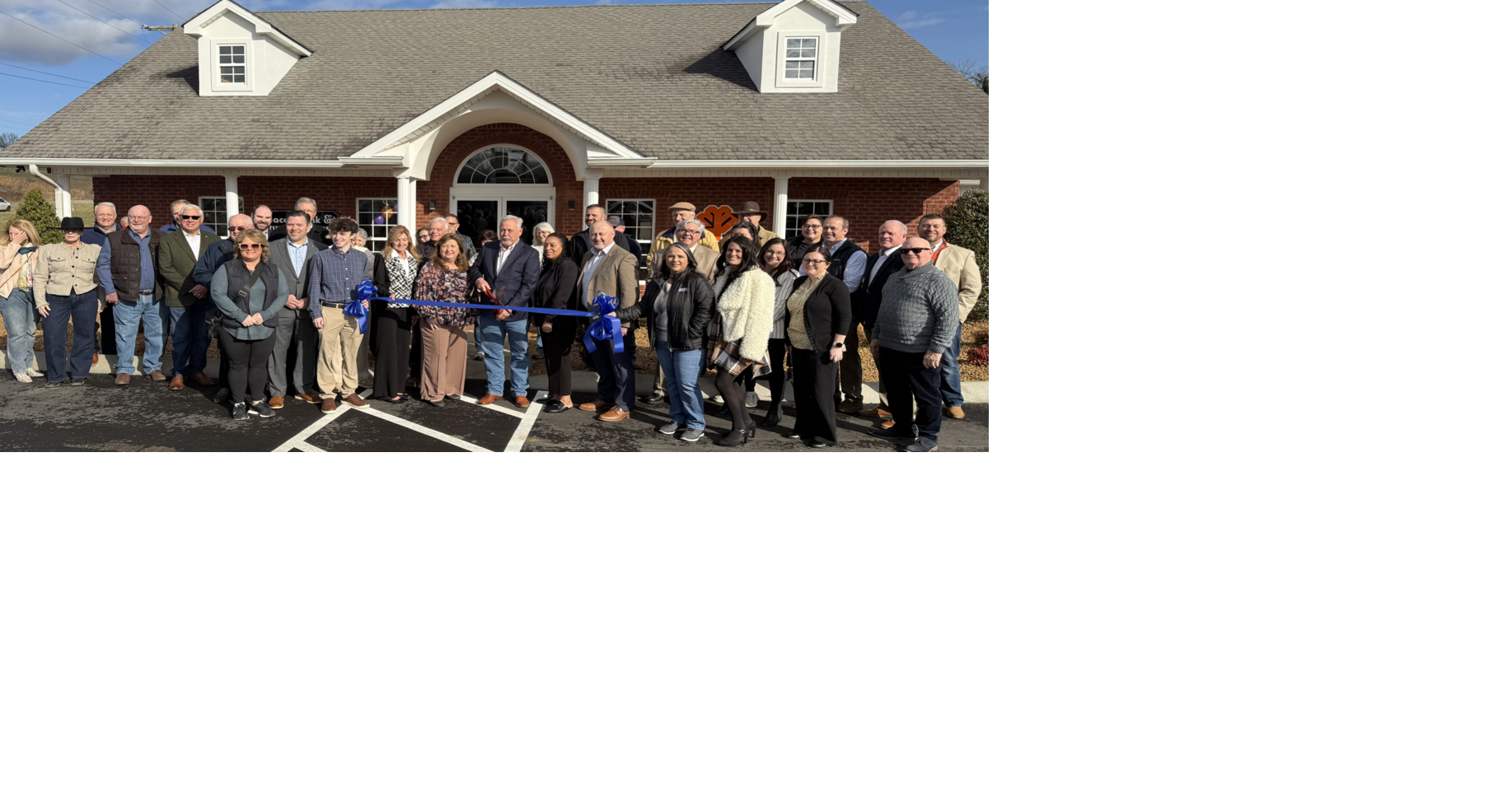 Macon Bank & Trust opens new branch in Trousdale County