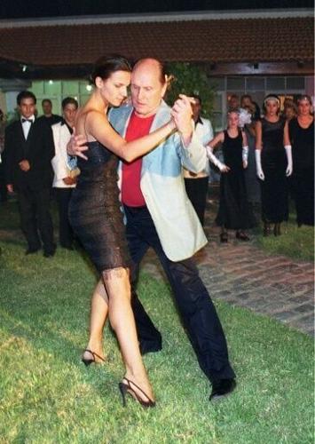 US actor Robert Duvall -- seen here dancing a tango with his Argentine-born fourth wife Luciana Pedraza in 2000, before they wed -- never had children