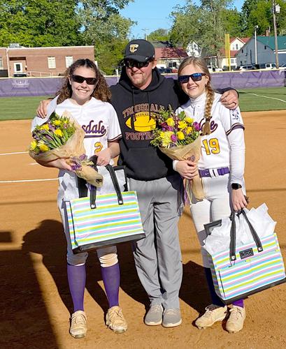 TCHS SOFTBALL PHOTO (copy)