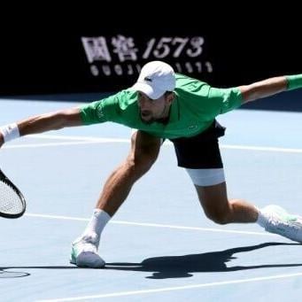 Heat triggers Melbourne chaos as Osaka out , Sinner survives