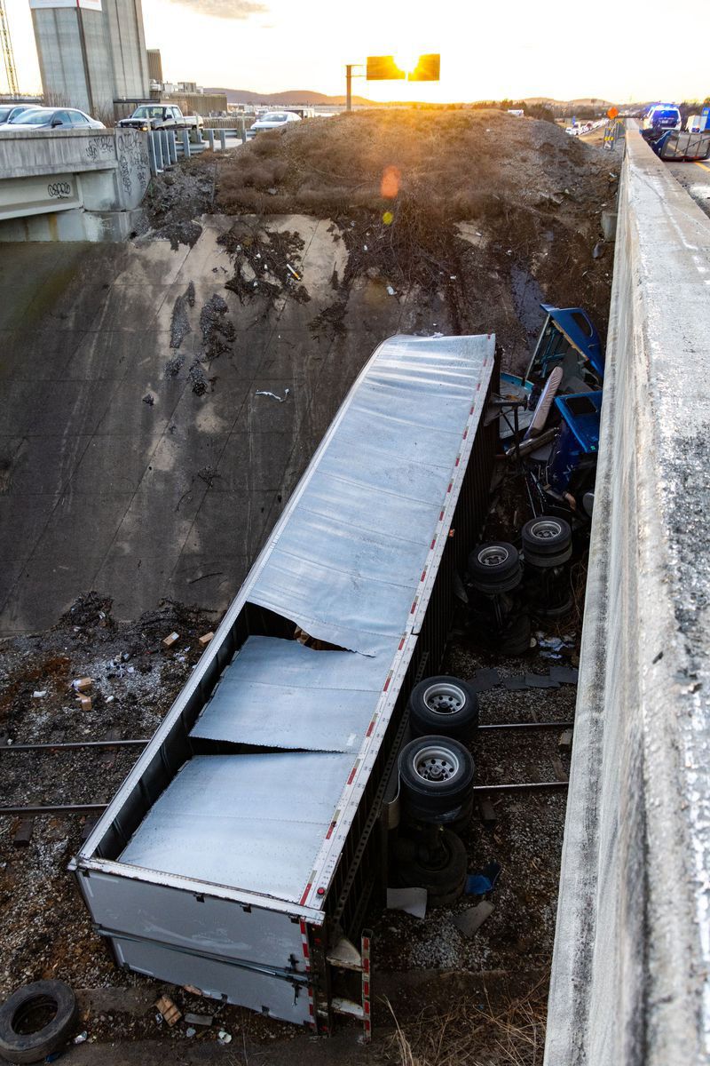 I-40 crashes mar holiday