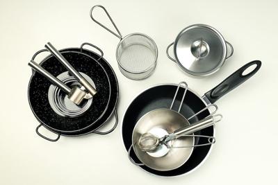 FDA Tells Consumers to Toss 19 Cookware Items That May Contain Lead