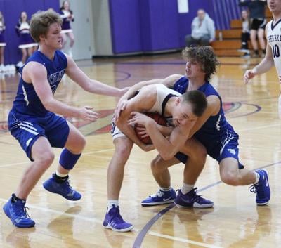 Father Ryan Rallies Late Past Cats Sports Lebanondemocrat Com