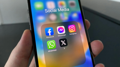 social-media-apps-smartphone-screen.png