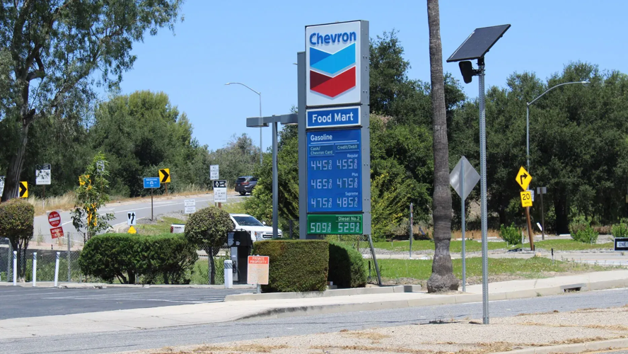 gas-prices-chevron-station-simi-valley-june-2025 (Cropped).png