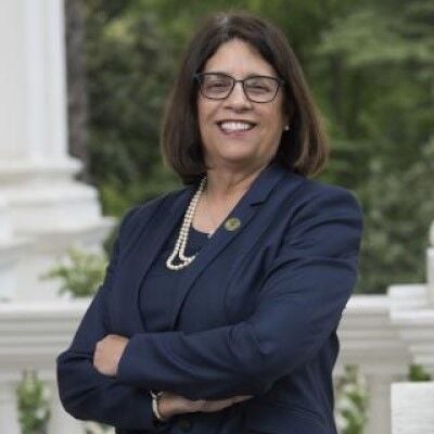 Cecelia Aguiar-Curry