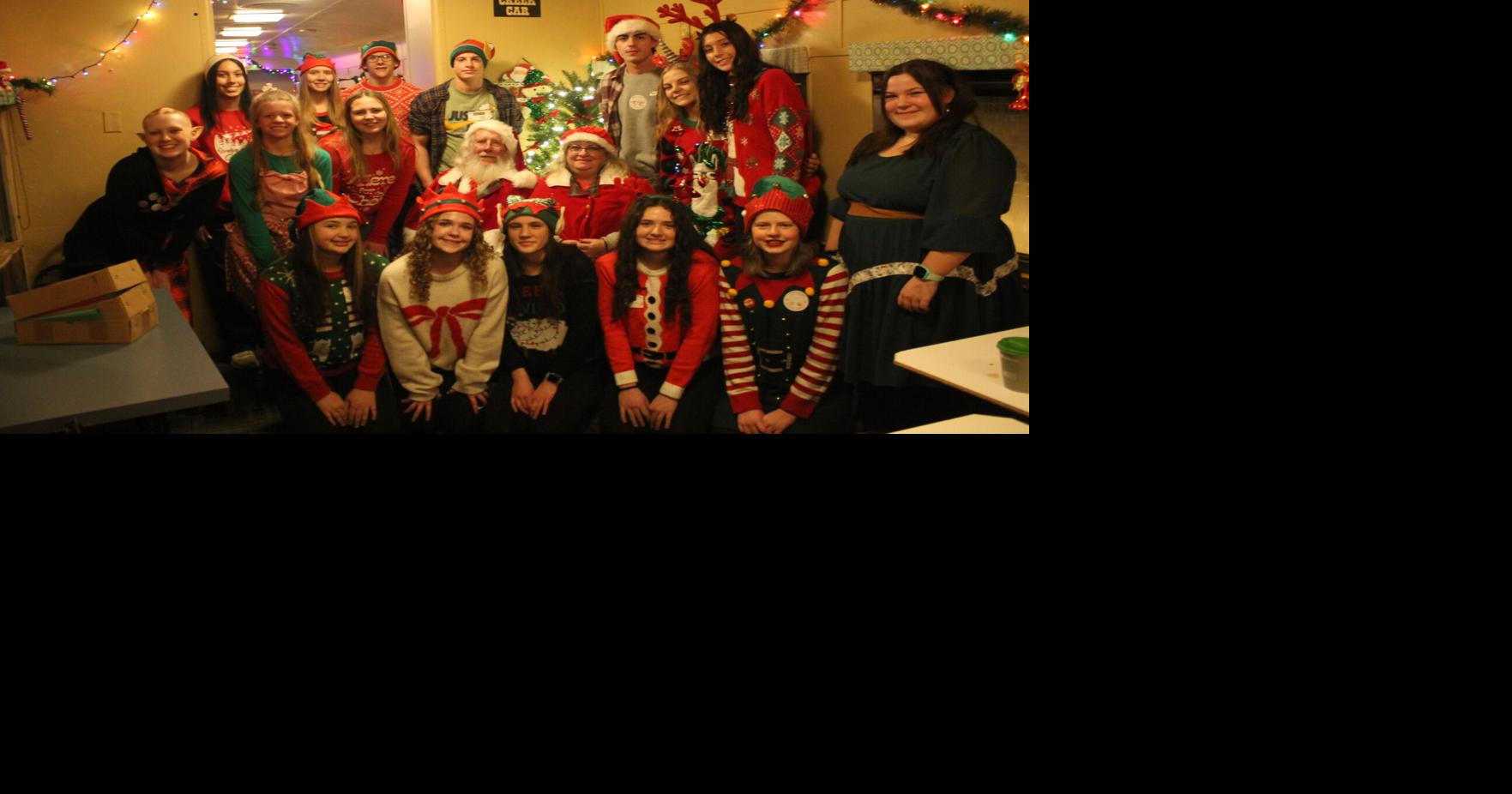 Students spread holiday cheer through North Pole Adventure Train