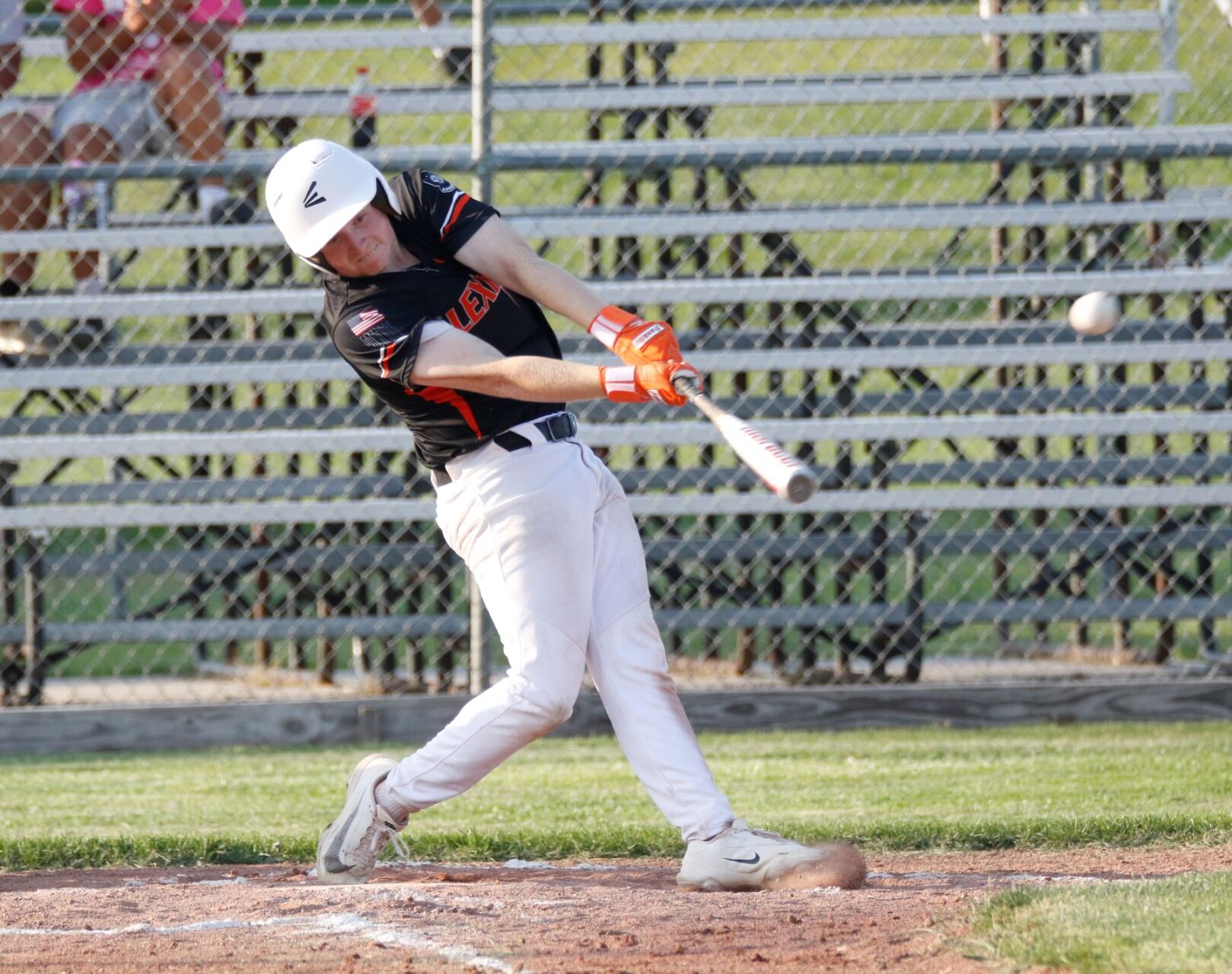 Lexington juniors split wins with Hastings Tuesday PAGE B2