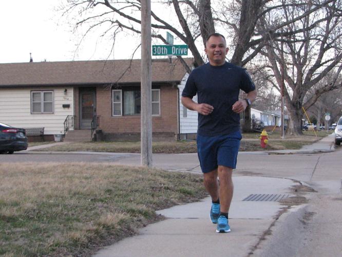 Carlos can run: Carlos running