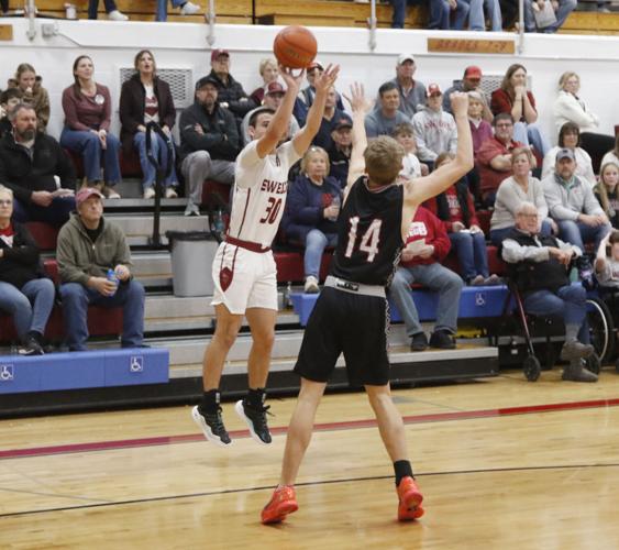 Cozad boys defeat Gothenburg
