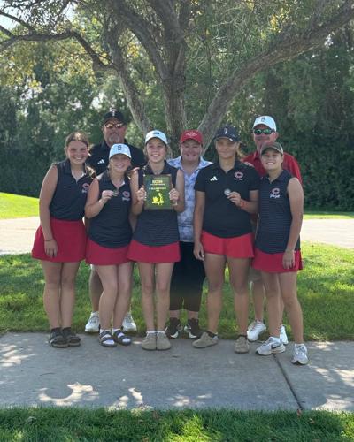 Cozad girls win golf invite in Kearney