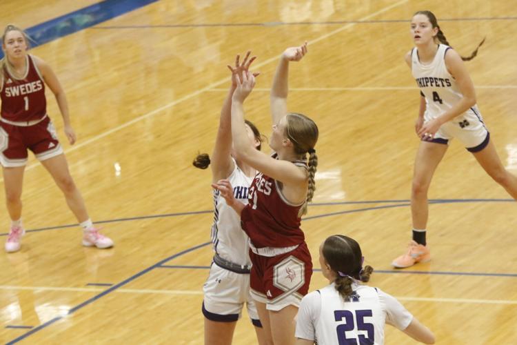 020425-lex-spors-gbb-swedes-p4