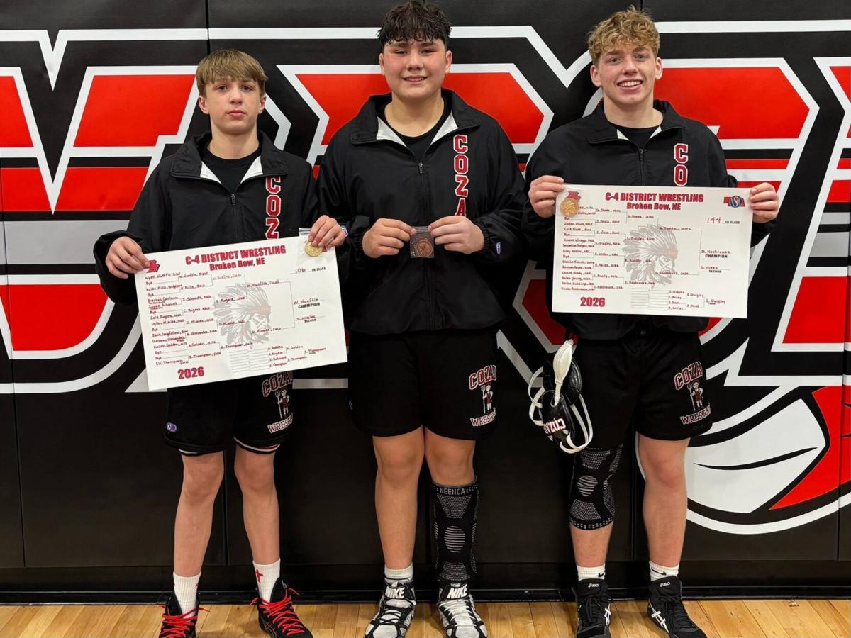 3 Cozad wrestlers punch tickets to state