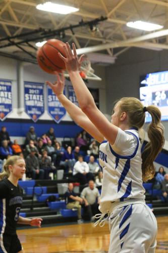 Lady Eagles win Ravenna tournament