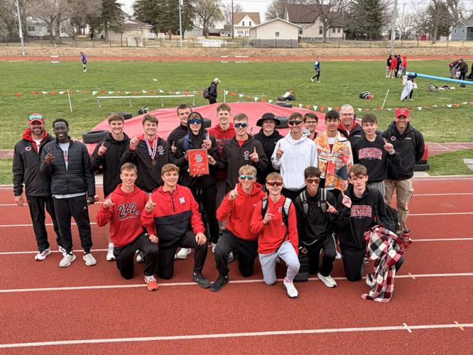 Cozad boys track wins Broken Bow Invite