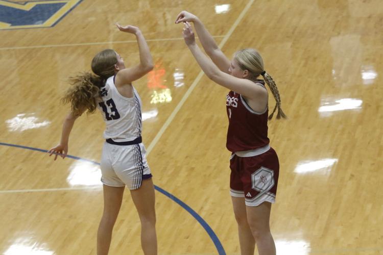 020425-lex-spors-gbb-swedes-p2