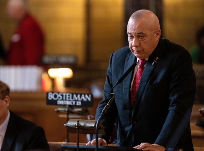 010523-owh-new-lege-em51