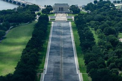 USA-TRUMP/REFLECTING POOL
