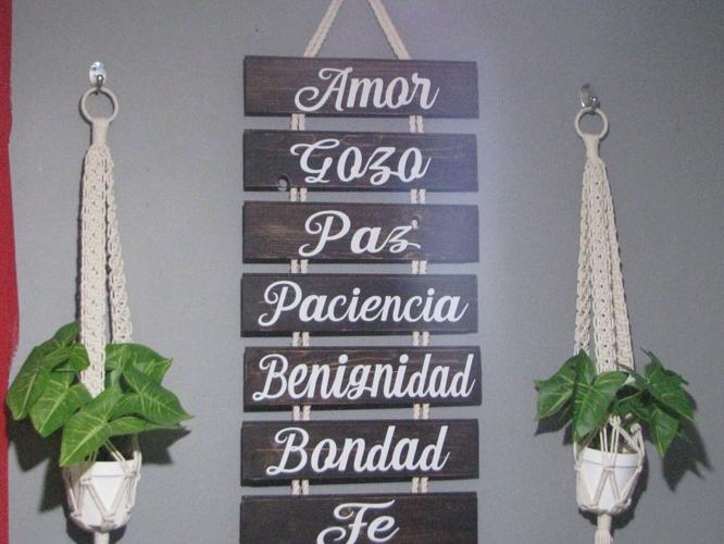 Carlos can run: Wall hanging