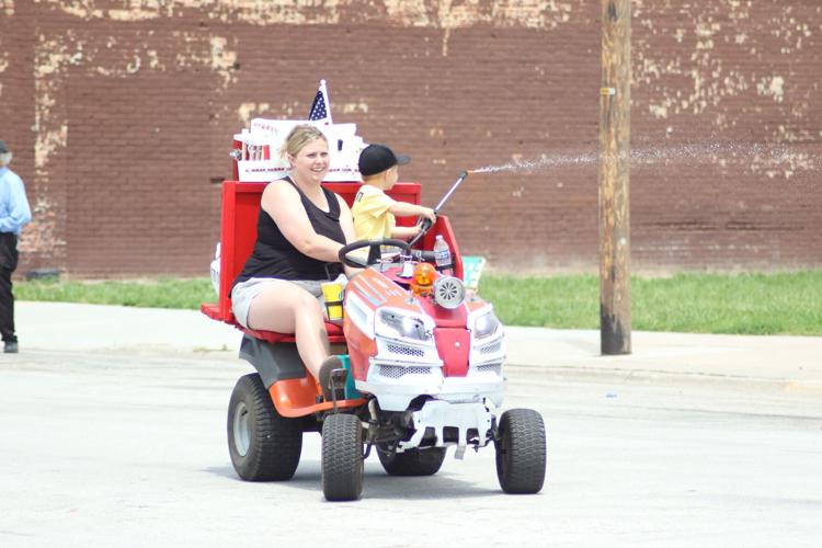 070123-lex-news-bertrand-parade59.JPG