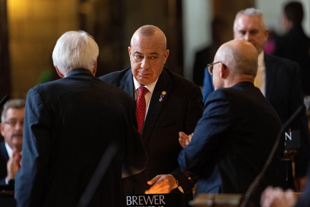 010523-owh-new-lege-em56