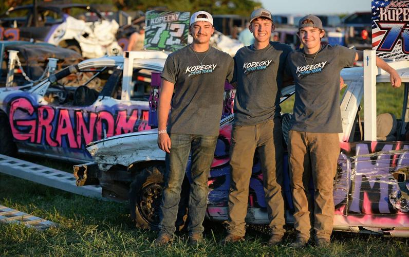 COPYRIGHT RESTRICTED Demo Derby