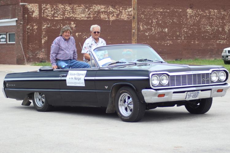 070123-lex-news-bertrand-parade14.JPG
