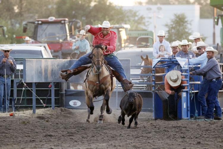 Cody Rieker tie down roping