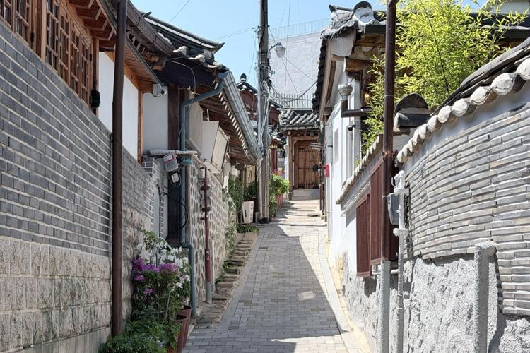 The Hanok area Bukchon is the place to see traditional homes in Seoul.
