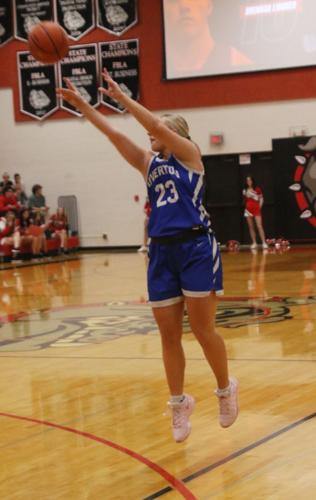 Overton defeats Pleasanton