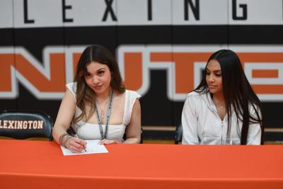 042225-lex-sports-lex-signon.JPG