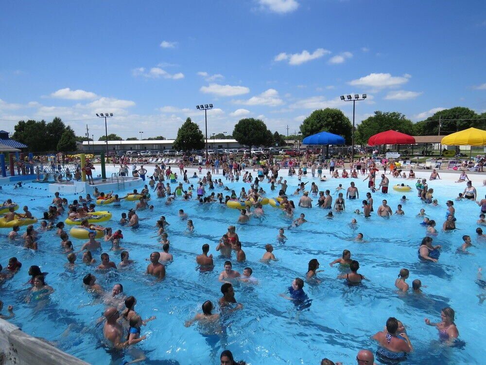 Online Season Passes Now Available for Island Oasis and Lincoln Pool
