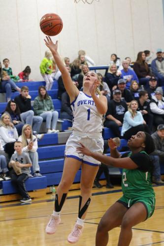 Overton defeats Loomis