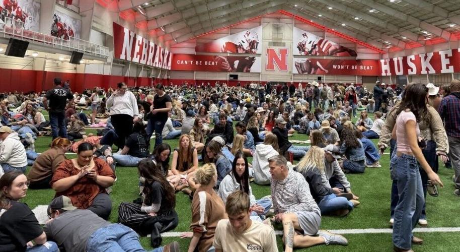 Zach Bryan fans wait