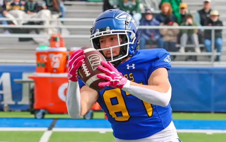 #11 Northwest Uses Strong Second Half to Win on a Windy Fall Day, 27-10