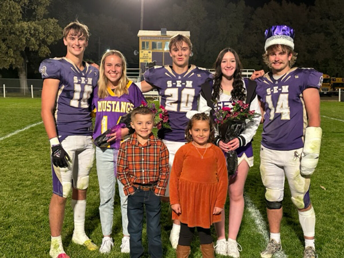 IMG_0957 hoco royalty.jpg