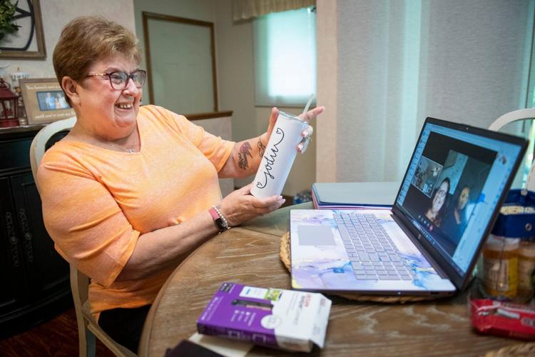 Siblings reunited, 7.25